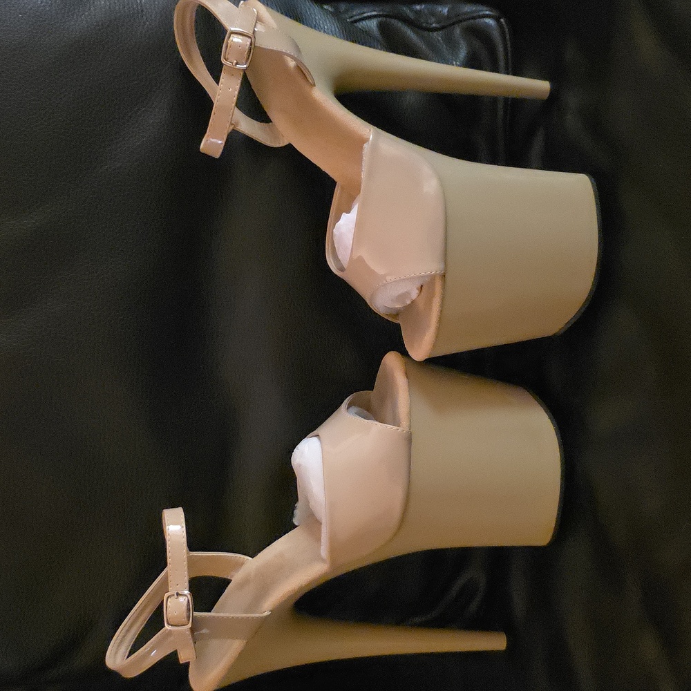 Pleaser Tan / Cream Platform Heels Size 9